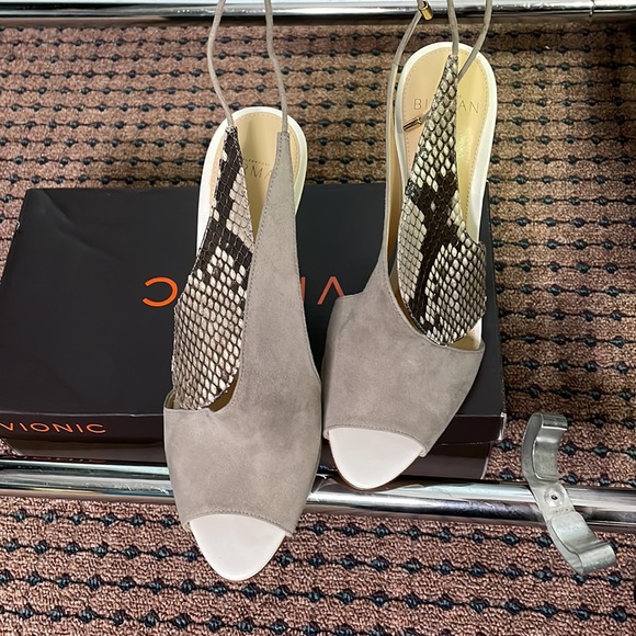 Alexandre Birman The most beautiful shoes in my closet! - Picture 2 of 6